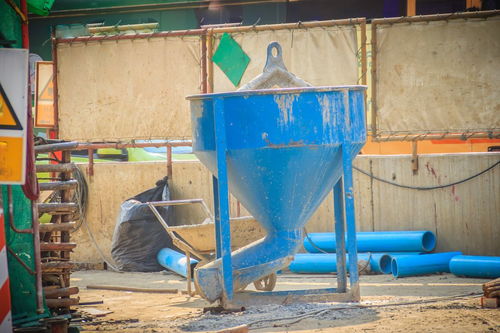 水產飼料行業龍頭企業與縫紉日用品批發市場概覽